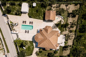 Villa Ellania
